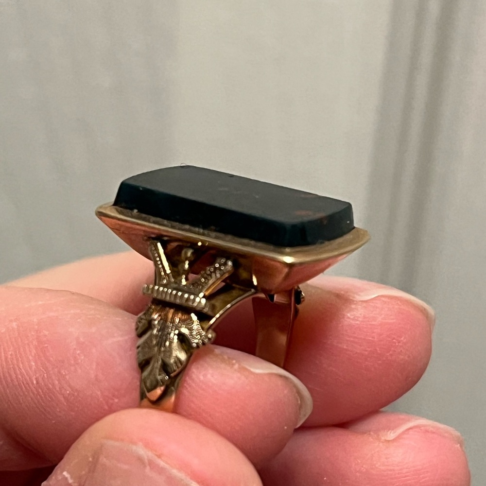 Antique 10K Gold Bloodstone Tablet Signet Ring- 5.5 size & 4.84 Grams - Picture 6 of 12